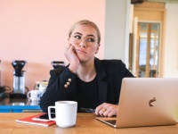 「先輩なら大丈夫です！」と言ったけど……。働くオンナたちが心の中で思っていた本音