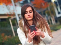 面倒くさいの極み！　女性が興味のない男性からのLINEを既読スルーするときの気持ち5つ！