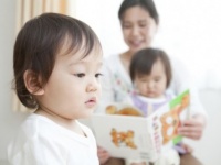 スマホばっか見るなよ！　「かわいそう」と思うよその子ども【ママの本音】