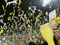 おかしくて愛すべき甲子園の阪神ファンたち