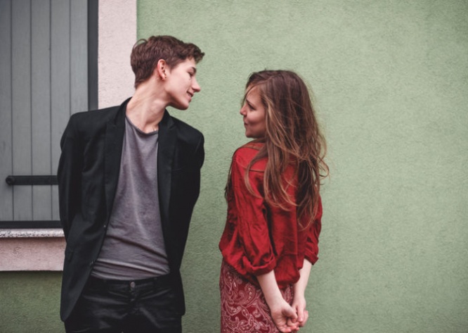 【12星座相性占い】今日あなたを想っているのは●●座の男性!