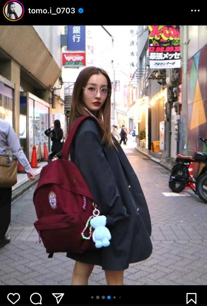 インスタグラム：板野友美(＠tomo.i_0703)