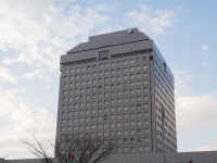 女子高生と『何度も性交』　市立中学校教師(26)懲戒免職　「生徒の裸」を撮影＆ストーカー行為も…