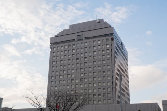 女子高生と『何度も性交』　市立中学校教師(26)懲戒免職　「生徒の裸」を撮影＆ストーカー行為も…
