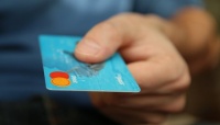 今年の新社会人の27.3％がクレジットカードを持っていない！ 「使いすぎ」を不安視する人も【新社会人白書2017】
