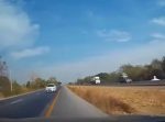 正面から逆走車が・・・！！　あなたならどう避ける？