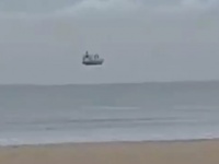 宇宙船？船が海の上に浮かんでいるようにみえる謎の映像の正体は？（ニュージーランド）