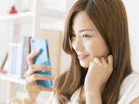 ストーカーかよ！　SNSで好きな男を調べたことのある女子●●％