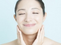 美肌のカギは「血管力」！　皮膚科医に聞く「春荒れ肌」の原因と対策