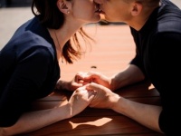 はい、行きマス！　デート中にキスしてOKだと思う女子の言動6つ！