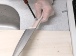 まるで本物の鍛冶。アルミホイルを叩いて炙って作った包丁が凄すぎる！