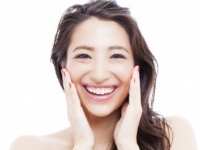 “老け見え”の原因！　ほうれい線はどうしてできるの？