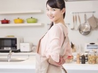 むふっ、エプロンが似合いそう……！　彼女の「ママ姿」を想像する瞬間6