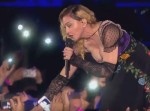 マドンナが涙…「愛だけが世界を変える」とテロを批判