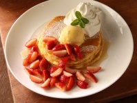 真っ赤なイチゴが華やかですね