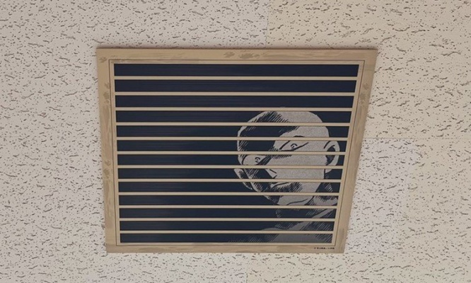 殺気を感じる...　「鳥取砂丘コナン空港」で人々を狙う「犯人」目撃される