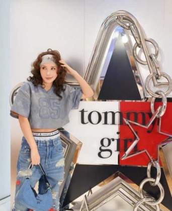 Instagram:仲里依紗(@riisa1018naka)より