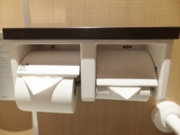 利用者がトイレットペーパーを三角折り「印象よくない」が52％も。その理由は？