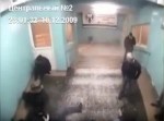 【動画】ロシアのおじいちゃんが不良集団をフルボッコにする瞬間！