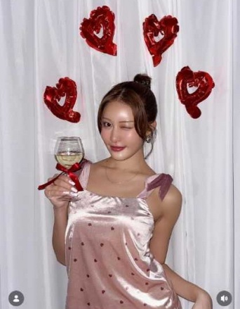 Instagram:王林(@ourin_ringoooo)より