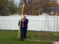 2.56ｍ！世界一長いズッキーニがカナダで誕生。ギネス記録申請中