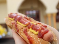 所変われば形状もトッピングも変わる。世界12のホットドッグ