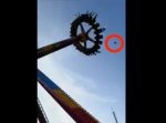 遊園地の乗り物から何かが落下！　落ちたのはなんと…！？