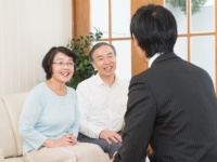 【夫の本音】親へどんな経済援助してる？　「生活費として月に3万円」ほか