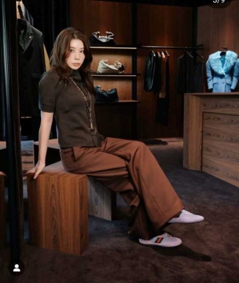 Instagram:仲里依紗(@riisa1018naka)より