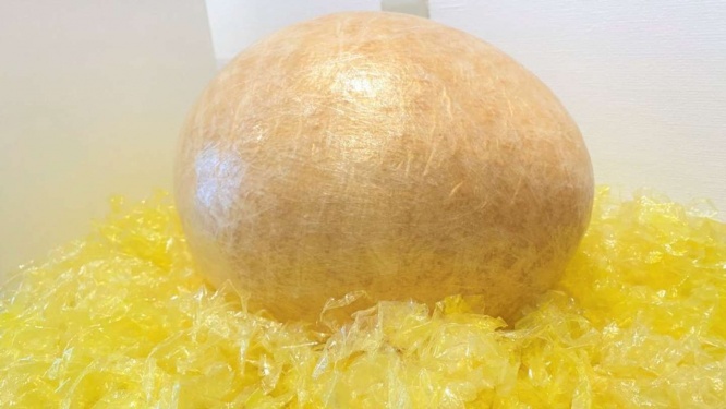 セロテープを巻き締めて作った卵