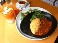 “にんじん100％ジュース”をラッシーに⁉　健康意識を底上げできるカフェがすてきすぎる