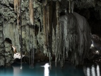 溶岩から形成される洞窟、世界5の魅惑の溶岩洞