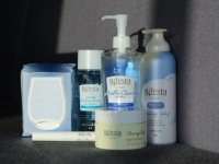 プチプラなのに優れた機能性。寝転がりながらでもメイクが落とせる“神アイテム”とは？