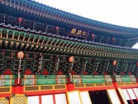 韓国旅行に行ったけど、言葉が分からず途方に暮れる私。そこに2人の老人が話しかけてきて（東京都・30代女性）