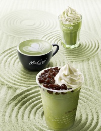 “McCafe by Barista”に、新発売の「抹茶あずきフラッペ」を含む全4品の抹茶商品が8月7日から期間限定で登場！