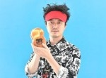『ど根性ガエル』 のゴリライモが巣鴨にあらわれる！　新井浩文さんがパン配っているぞぉ