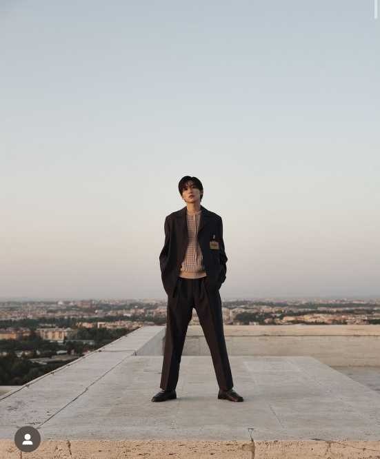 Instagram:目黒蓮(@sn_meguro.ren_official)より