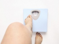 バレてない、バレてない……！　まわりに気づかれずにダイエットをする方法