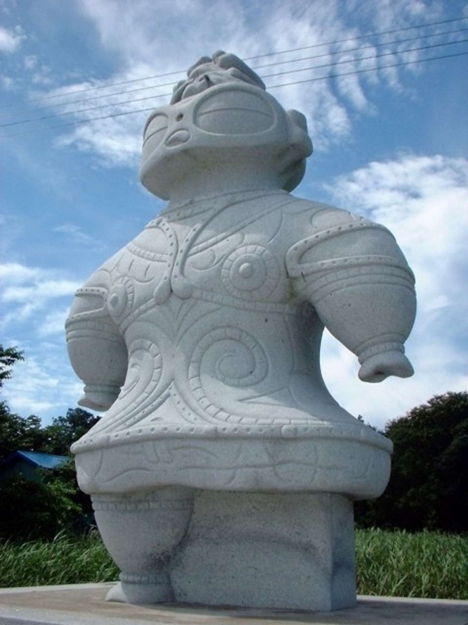 亀ヶ岡石器時代遺跡（青森県つがる市）の遮光器土偶の像（写真はPhotoAC）