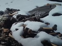 おびただしい数の人骨が散らばるヒマラヤの湖、スケルトンレイクの謎
