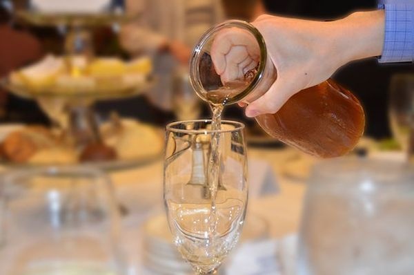 「接客や対応が素晴らしい！」と思う飲食チェーンはどこ？