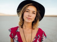 男性が痛いと思う「ナルシストな女」の特徴・6つ