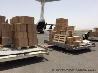 イエメン・サヌアにユニセフの支援物資が到着。© UNICEF_NYHQ2015-0788_Al Asaadi