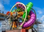 まさに新発想！　縦回転するウォータースライダー『スライドホイール』が楽しそう