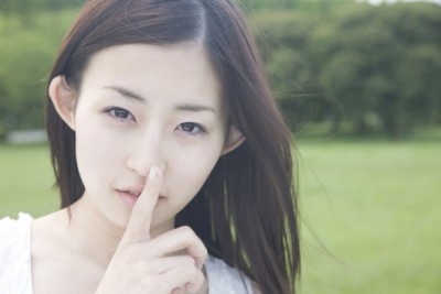 秘密だよ……！　生理中、女子がトイレでこっそりやっていること4つ