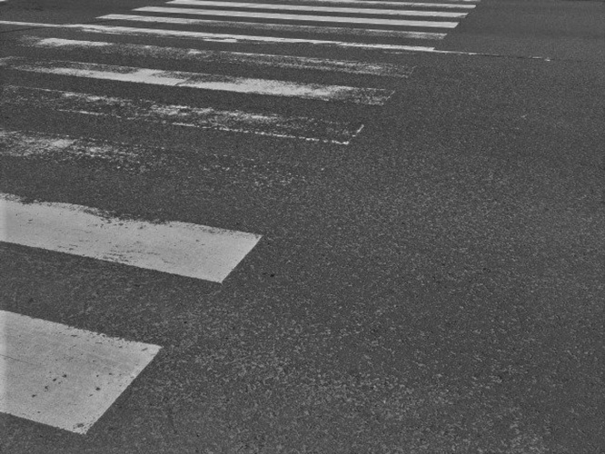 横断歩道の真ん中で止まってしまい......（画像はイメージ）