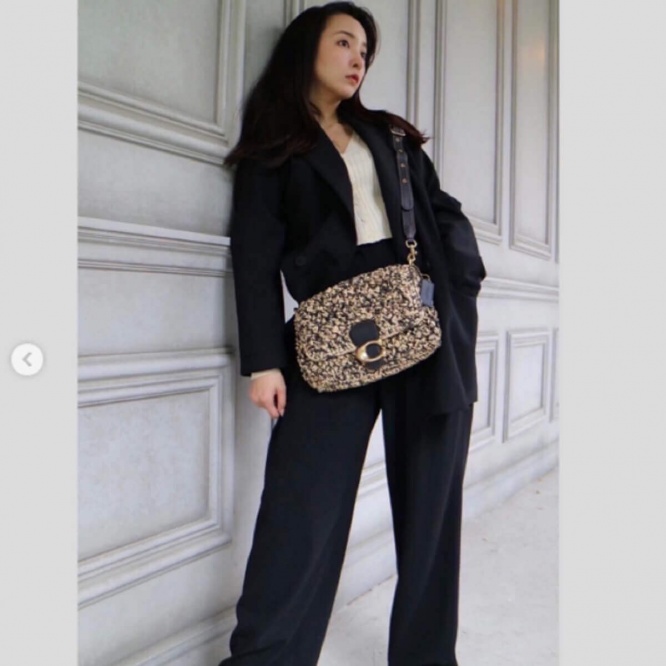 インスタグラム：板野友美(@tomo.i_0703)より