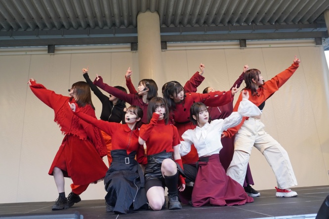 『WHITE SCORPION』 「雑踏の孤独」リリイベ開催! MOMOは「雨で寒い中、あたたかく私達を見守ってくれて本当に嬉しいです」