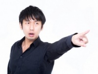 コラコラ！　男性がイラッとした「棚上げ女子」の言動4つ