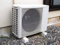 室外機をめぐってトラブルに...（画像はイメージ）